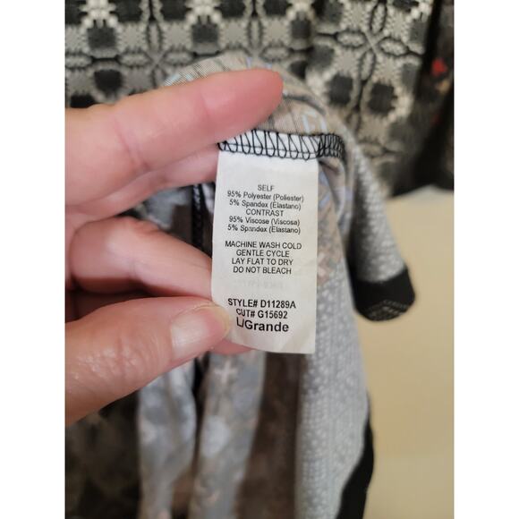 Gilli NWT Women's Mix Print Stitch Fix Colbie Knit Dress Boat Neck Size Large - Picture 6 of 7